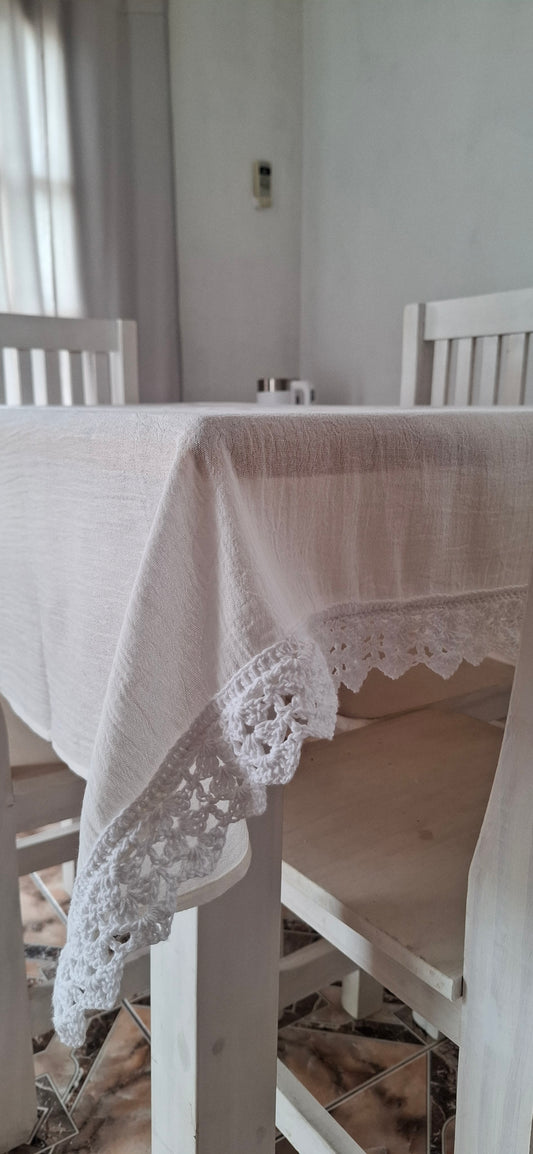 Mantel de gasa de algodón + puntilla a crochet