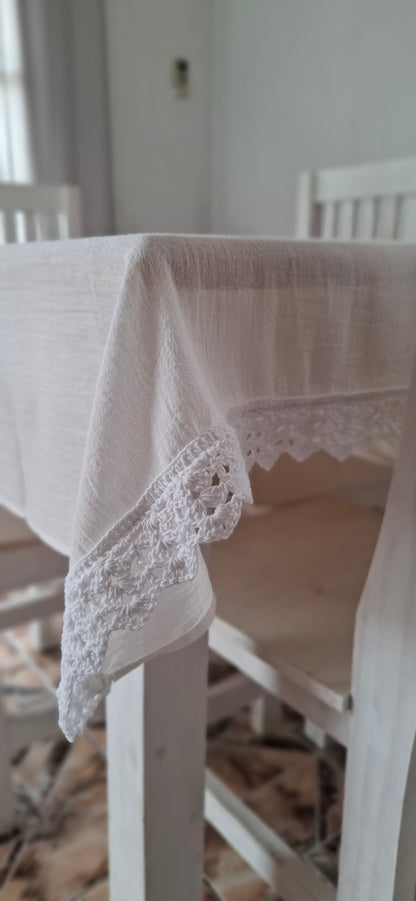 Mantel de gasa de algodón + puntilla a crochet